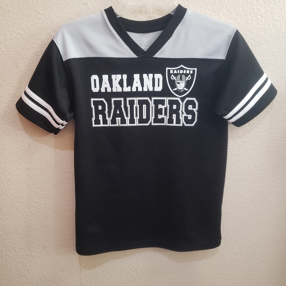 Oakland Raiders youth Medium 10/12 shirt